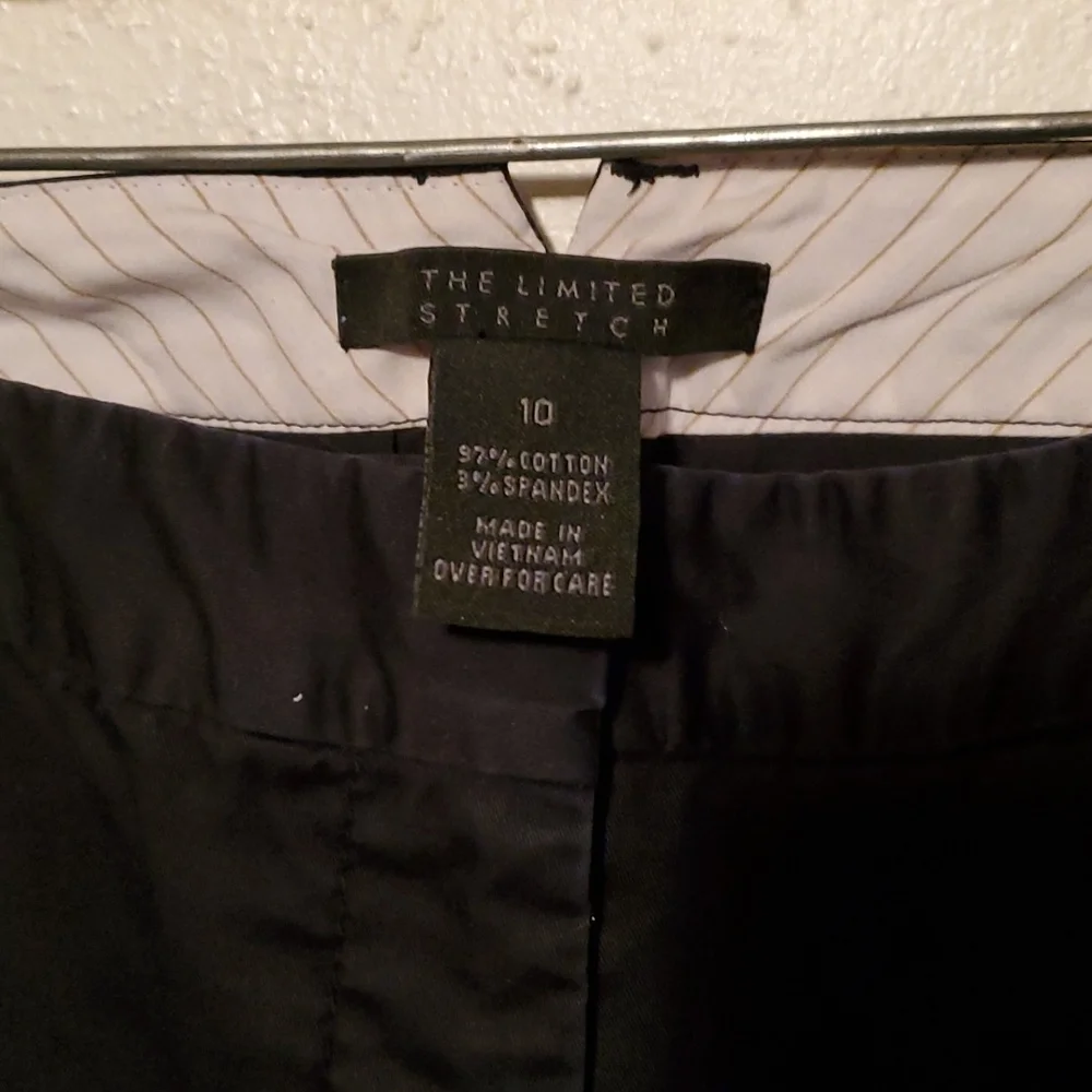 The Limited Capris - Picture 2 of 4